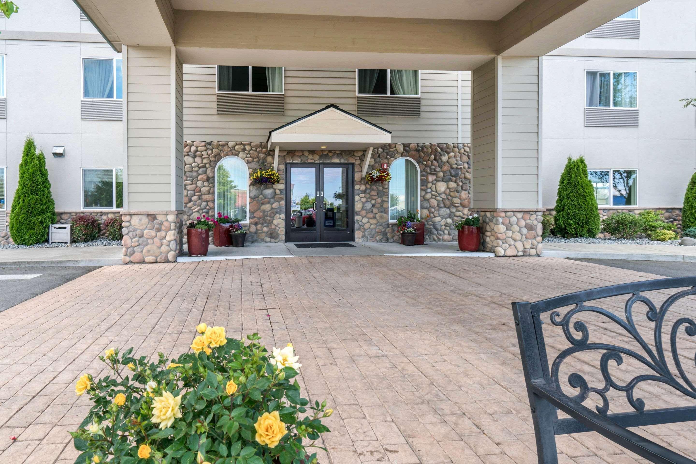 Quality Inn & Suites Sequim At Olympic National Park Exterior foto